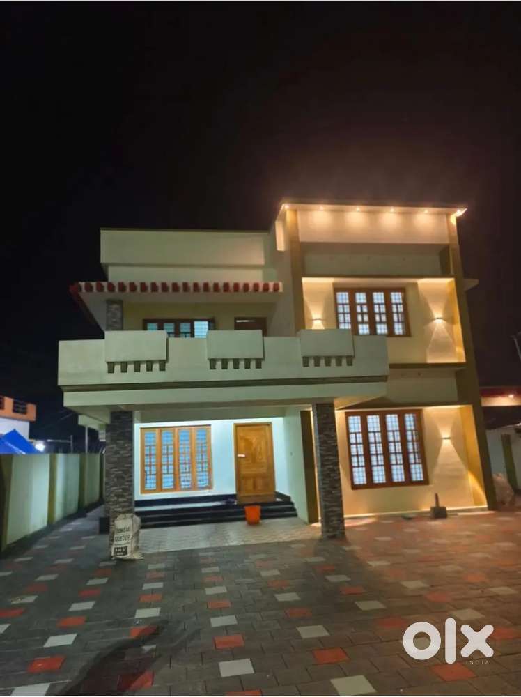 Alappuzha town near shavakotapalam 8 cent 5 BHK 2600 sqft house sale