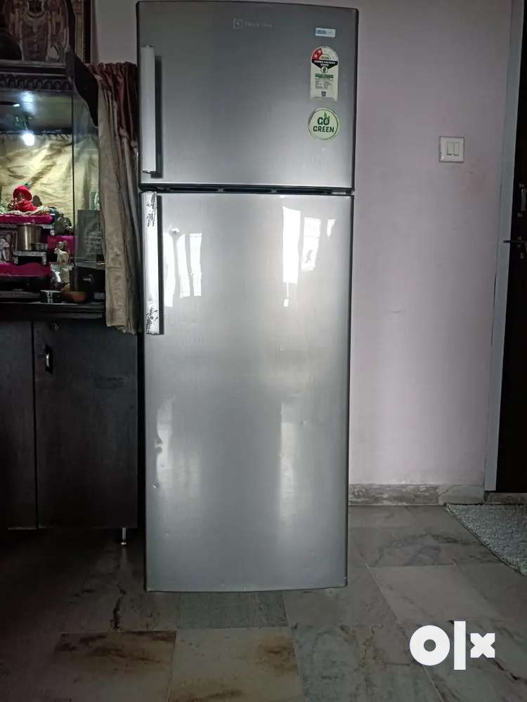 Electrolux Double door refrigerator with 235 LTR capacity