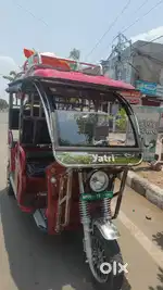 Good in condition e- rickshaw