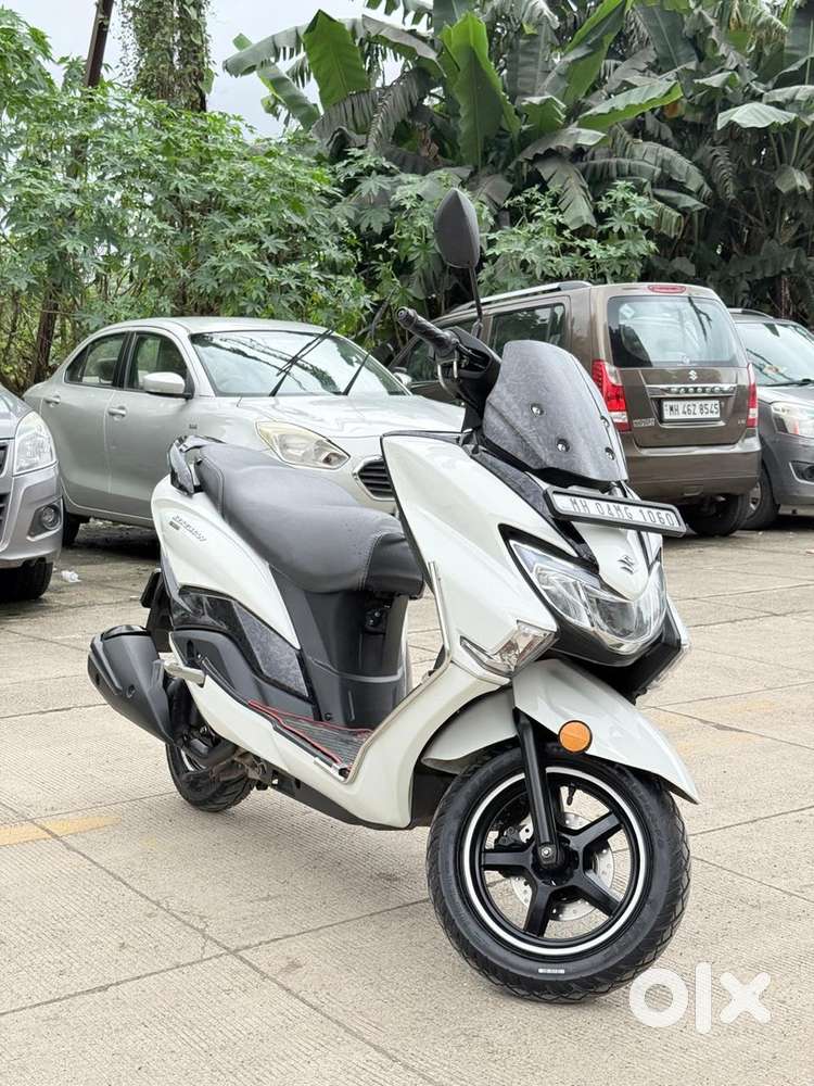 Burgman street 125 white color