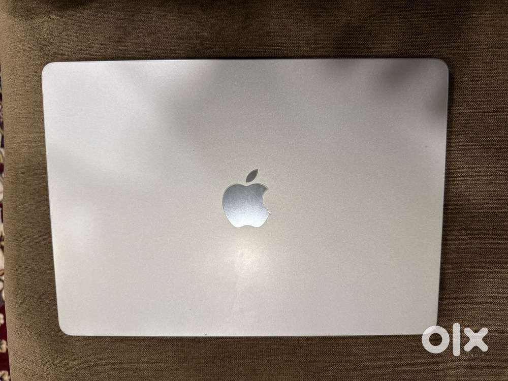 Apple Mac book air 2025- 13 inch