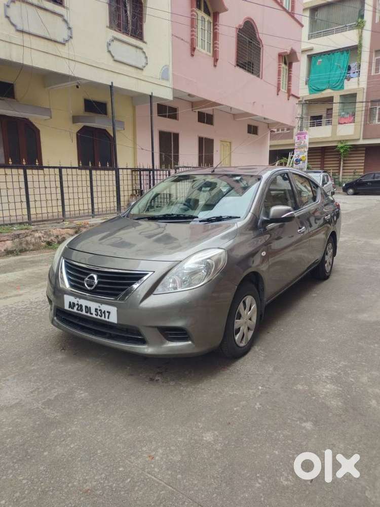 Nissan Sunny, 2011, Petrol