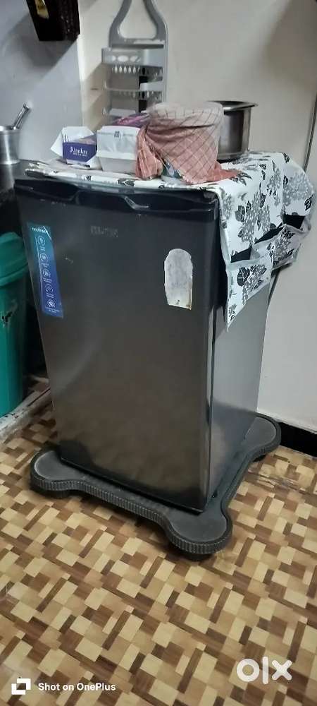 MarQ refrigerator mini size, good with small families