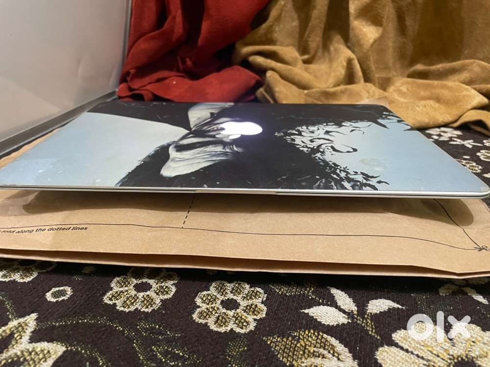 Apple MacBook Air A1369 – Mint Condition  Lightly Used