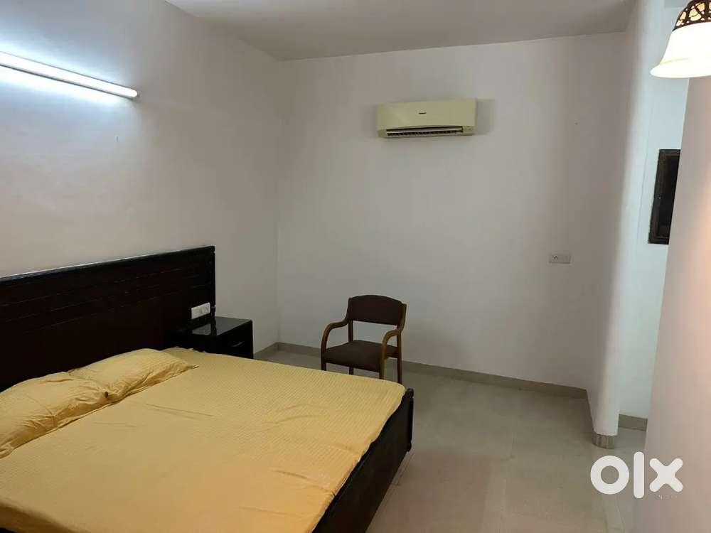 NEWLY BUILT FULLY FURNISHED 1 BEDROOM DRAWING ROOM SET AVAILABLE