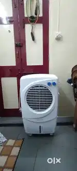 Bajaj cooler 8 months old