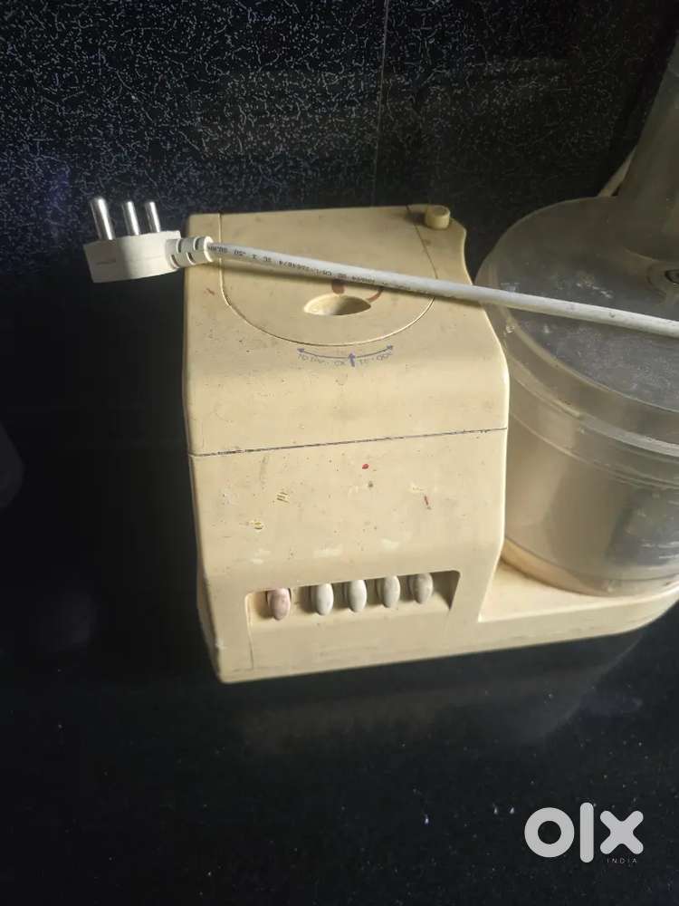 Mixer grinder with dough maker
