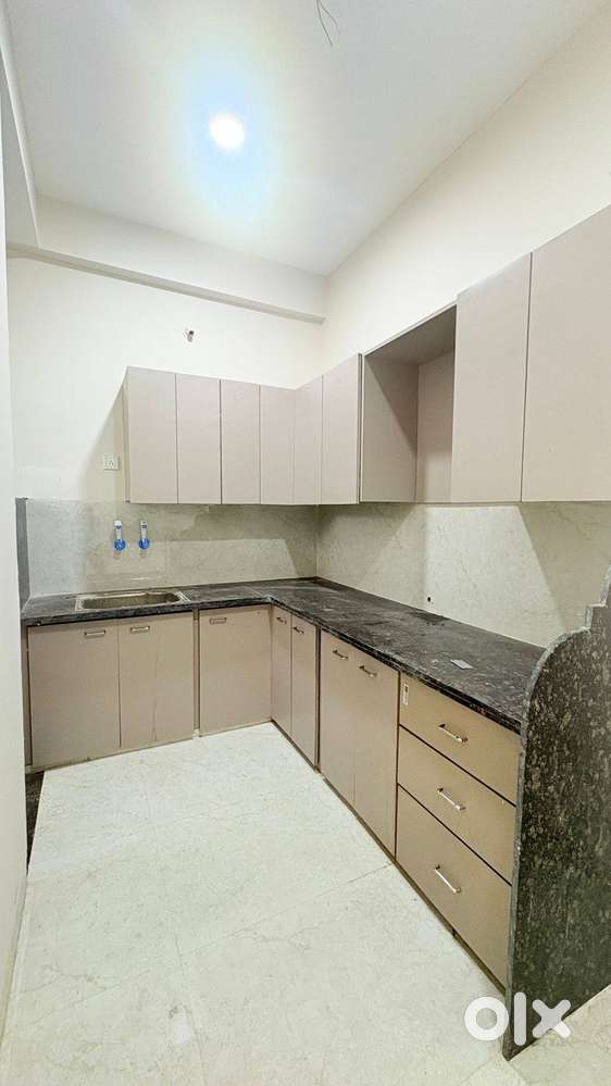 2 BHK Unfurnished flat Near Bombay Hospital in Mahalaxmi Nagar