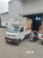 Driver mahindra jeeto loading gadi