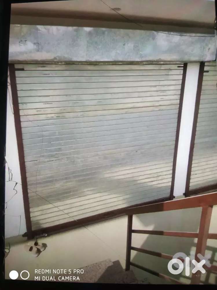 Shop available for Rent