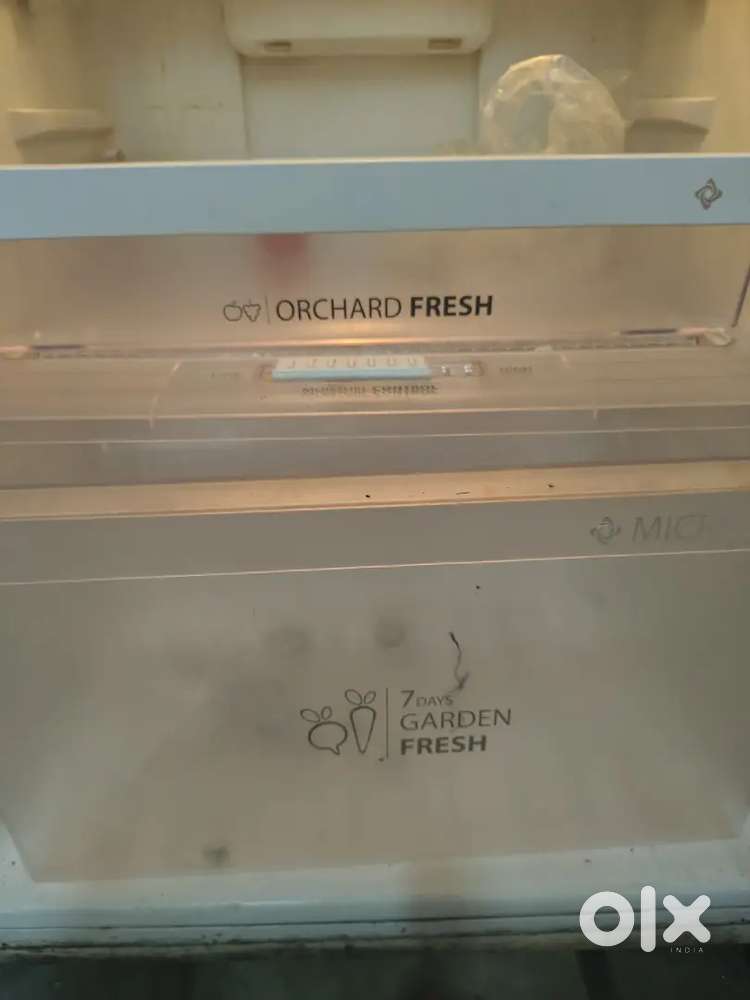 WHIRLPOOL REFRIGERATOR MODEL YEAR FF 2D 305 D/ 2019 TYPE FROST FREE