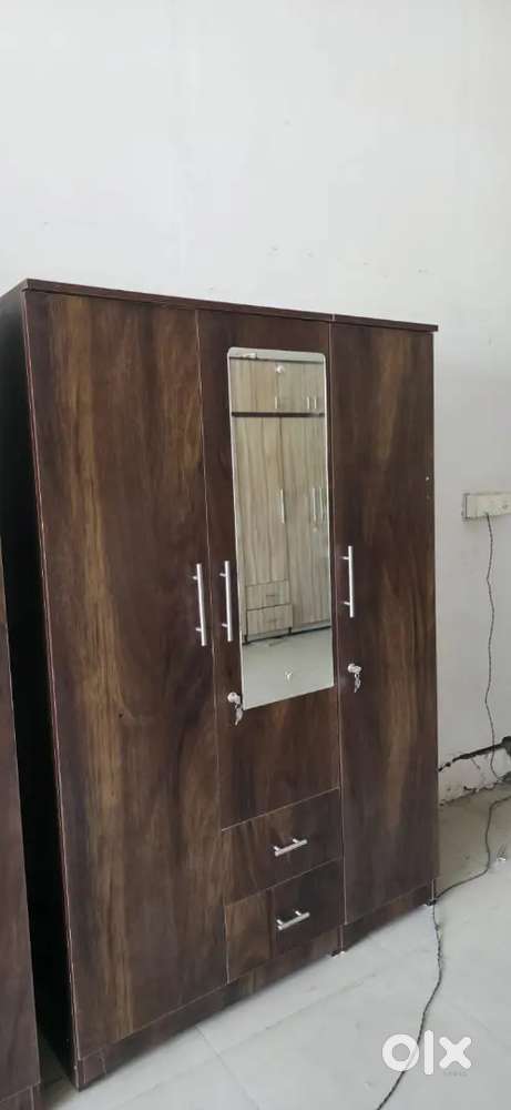 Stylish 3 Door Wardrobe with Free Home Delivery