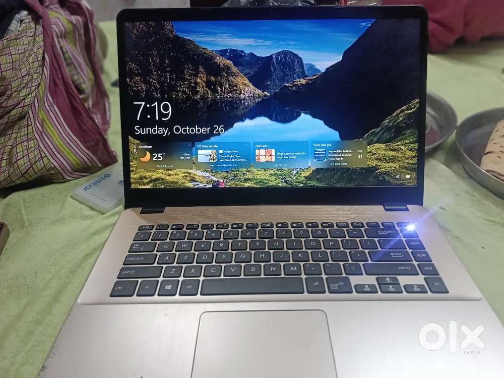 Asus VivoBook 15 (Ryzen 5, SSD, Radeon Graphics) – Perfect Condition