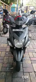 A YAMAHA Ray ZR 125 dish brack bike is good condition