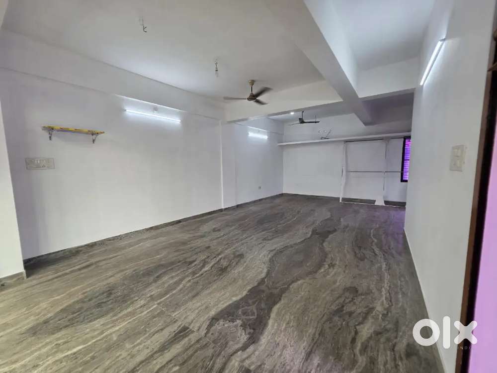 750 Sqft second floor shop /Office space for rent in Thakaraparambu.