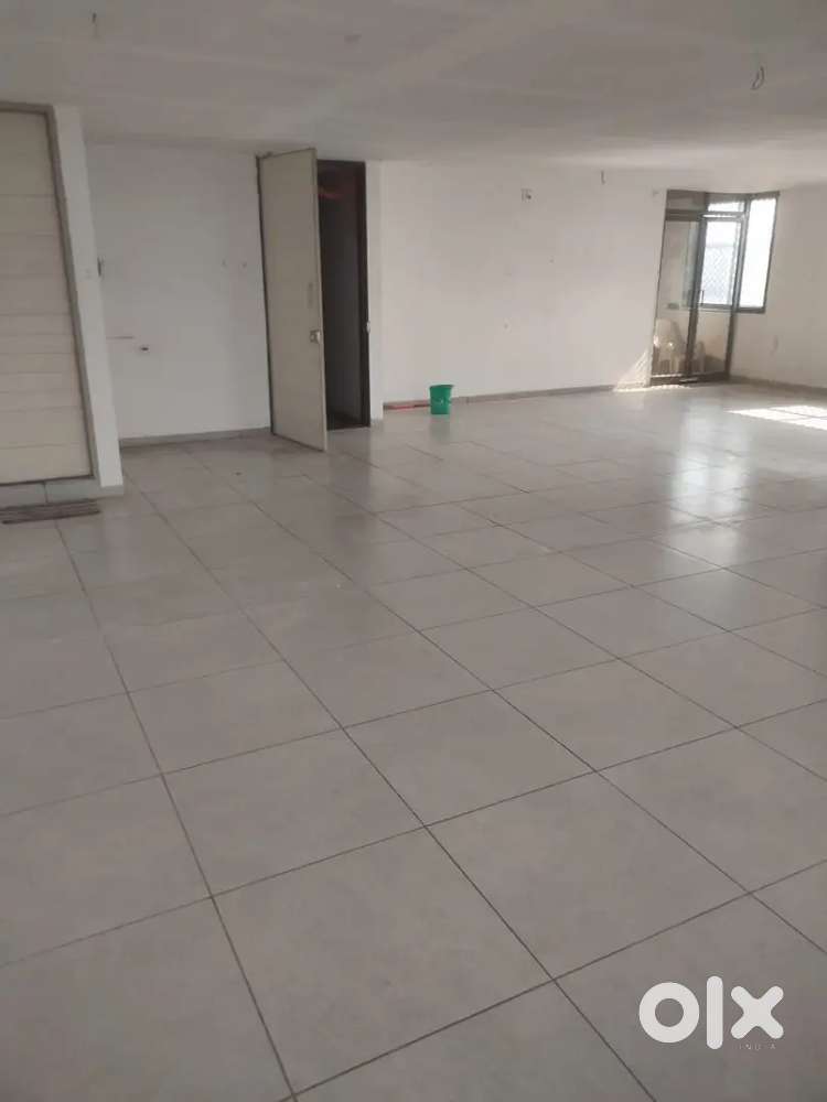 935ft carpet,nr billabong school