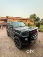 Black beauty with 21''  inch alloy wheels