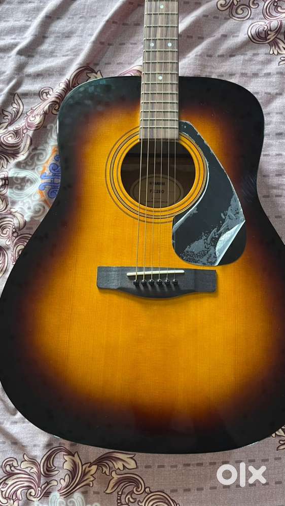 Acoustic Guitar for Sale – Almost Brand New!