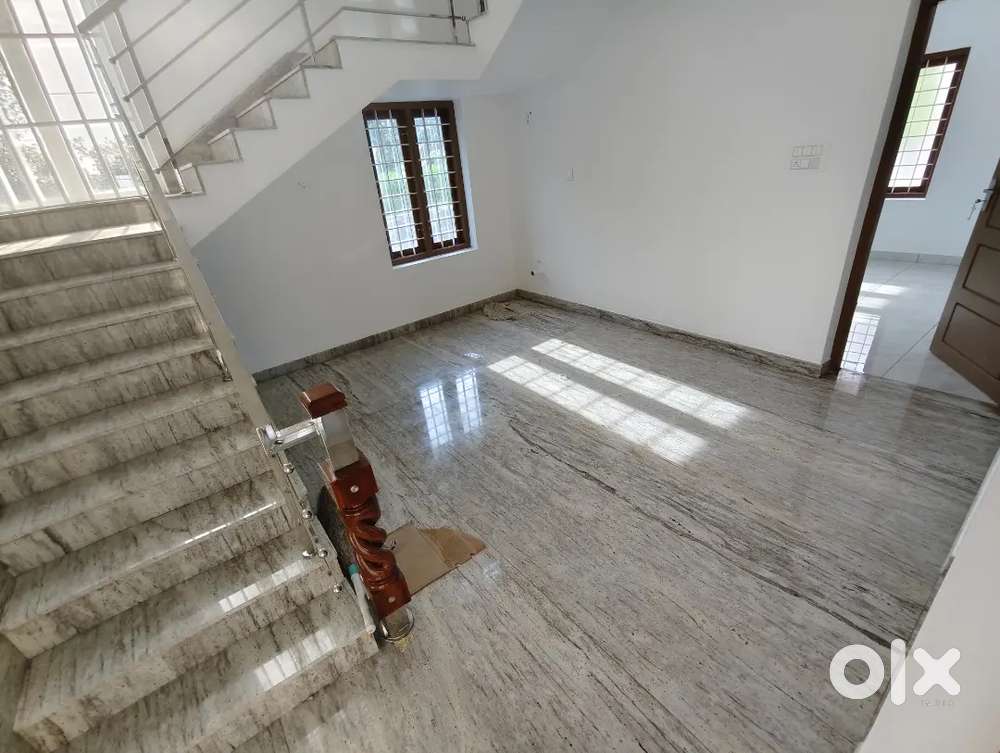 Urgent sale 1800 sqft 4 bhk  59  ലക്ഷം രൂപക്ക്  - Mulanthuruthy