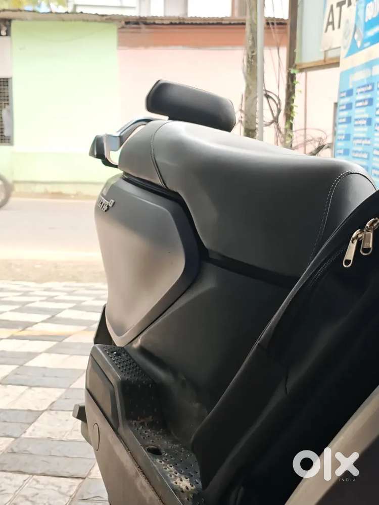 Ather Rizta full option with 8 year battery warranty