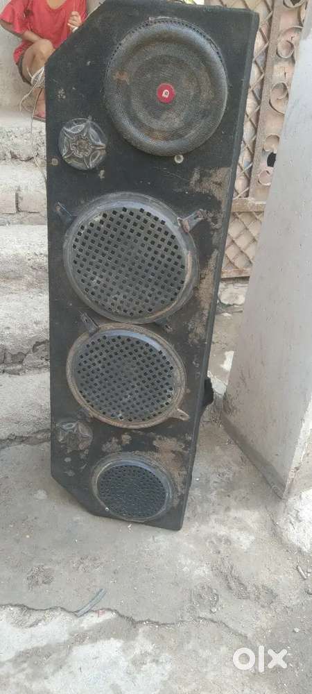 Auto speaker peti