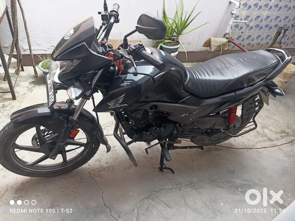 Honda livo, front disk break, Tubeless Tyre, allow wheels, self start