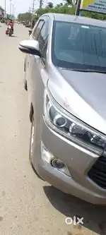 Toyota Innova Crysta 2017 Diesel 322000 Km Driven