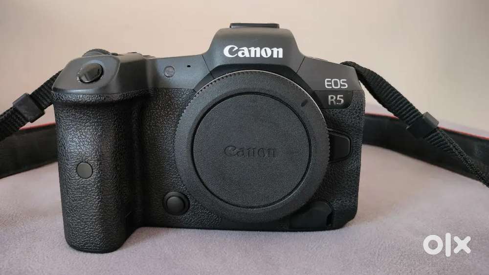 Canon EOS R5 mirror less full frem 45 megapixal