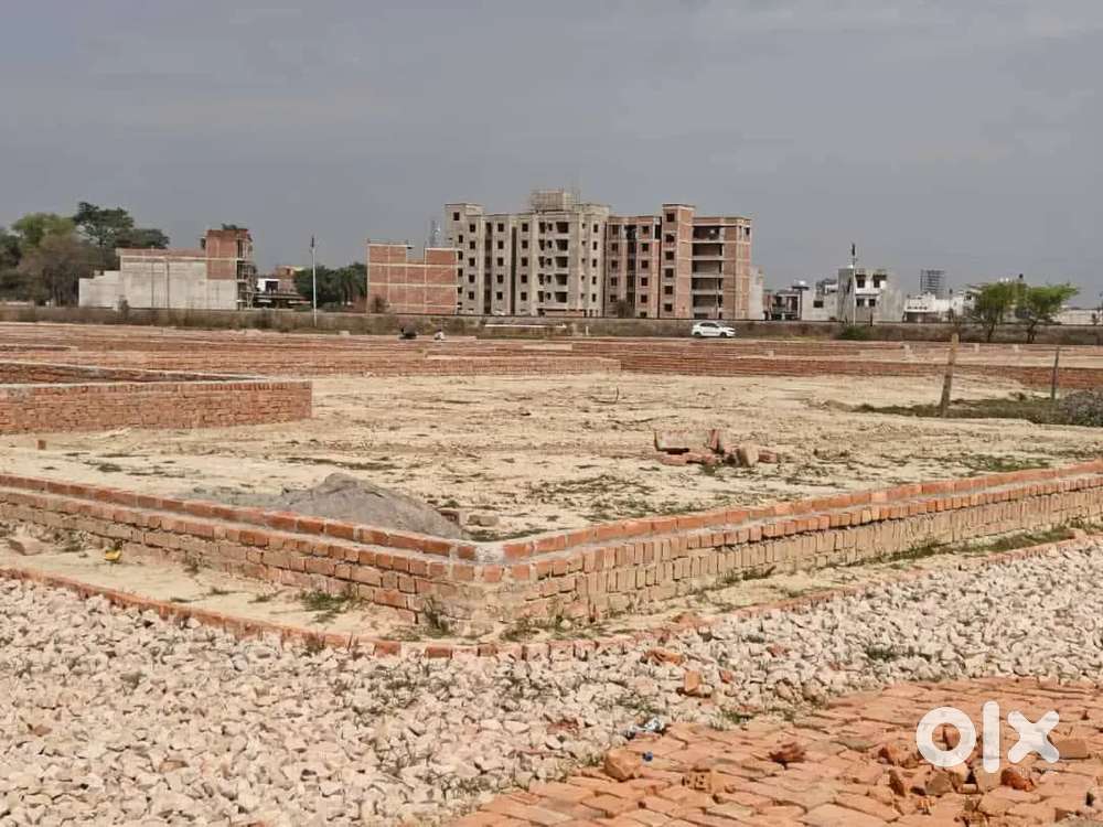 लखनऊ में पुलिस हेडक्वार्टर डायल 112 से 12मिनट की दूरी पर प्लाट बैंकलोन