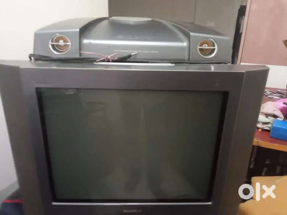 Sony TV with original subwoofer - Great sound & picture quality