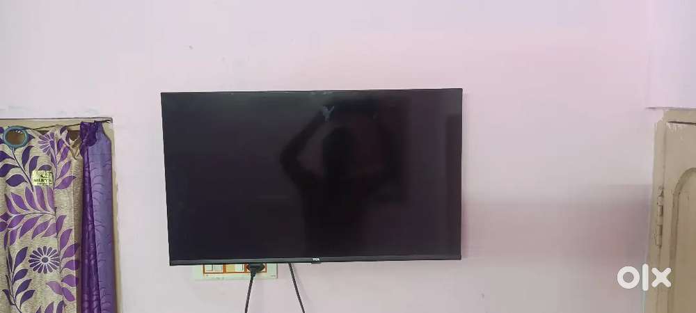 TCL 32 inch tv for sale.