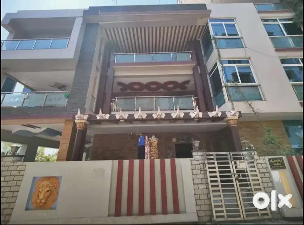 For rent: Shops, office & warehouse