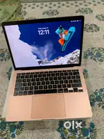 MacBook Air M1 chip 8gb ram 256 SSD