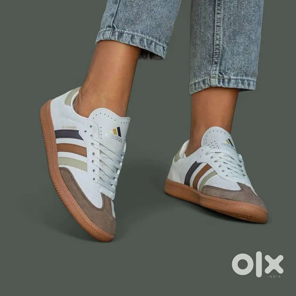 Shoes sneakers