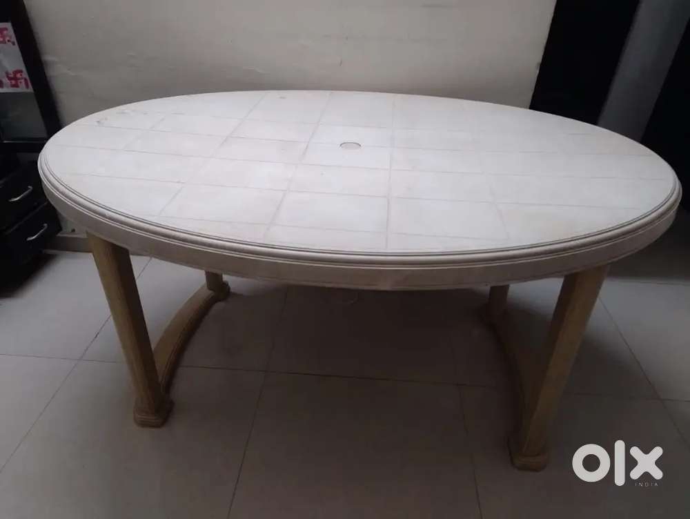 Dining table 4 seater
