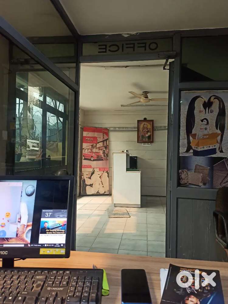 Ghar aur kitchen k kaam k liye koi ladki ja lady chahiye.