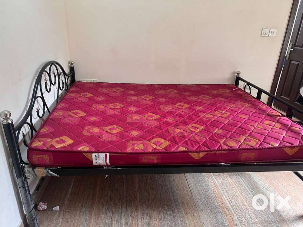 Queen size Bed frame + Sleepwell Mattress