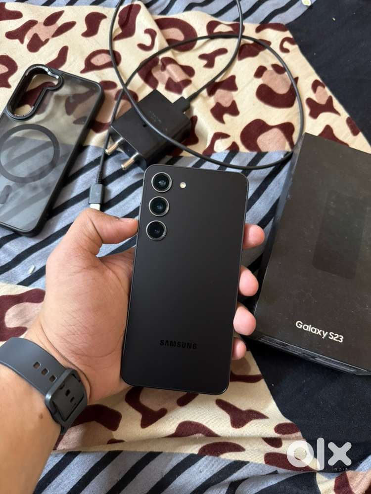 Samsung s23(8/128) with charging brick