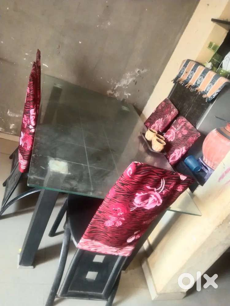 Daining tabal good condition 3500 ma apvu che