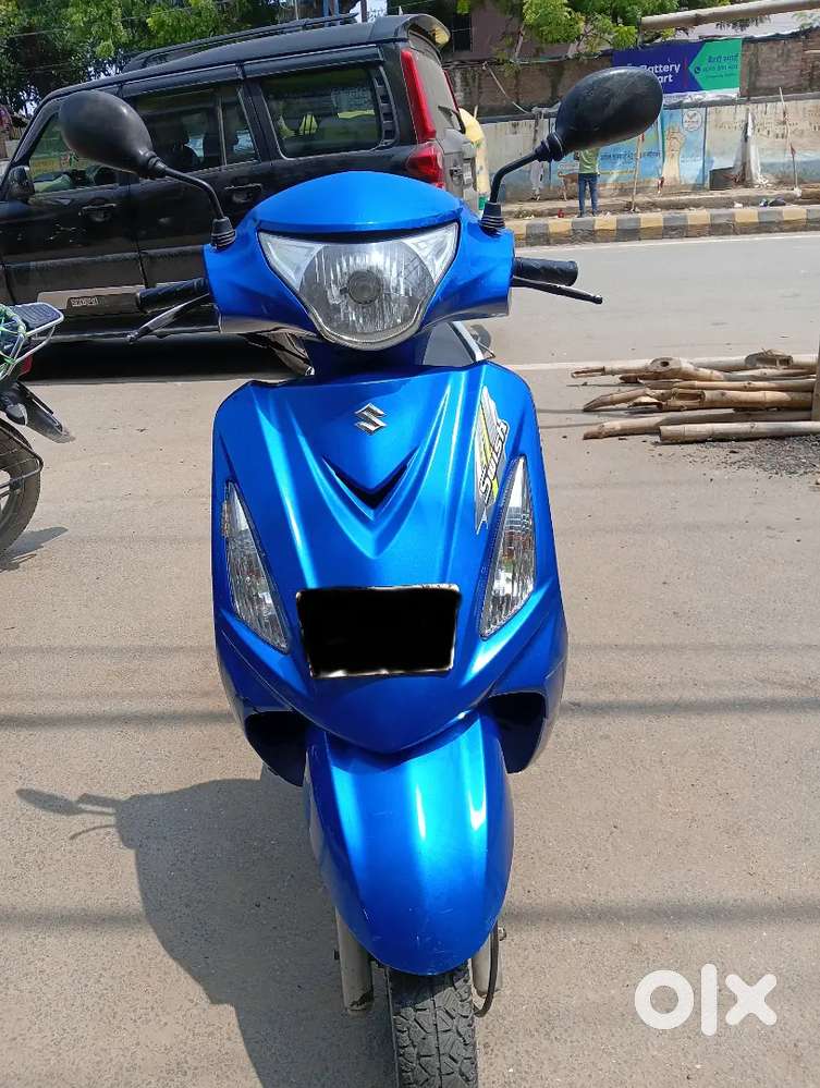 Suzuki Swish scooty.