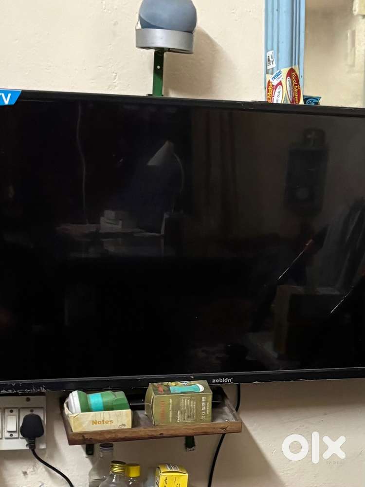 LG Smart TV 32”