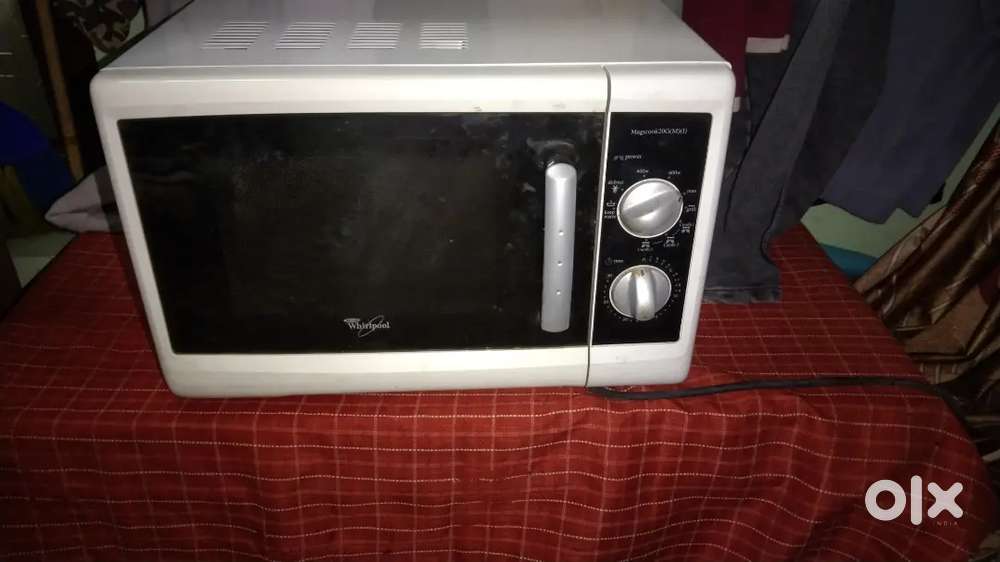 Whirlpool microwave Magic cook20 G in good condition