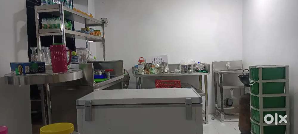 Tea and juice shop set for sales