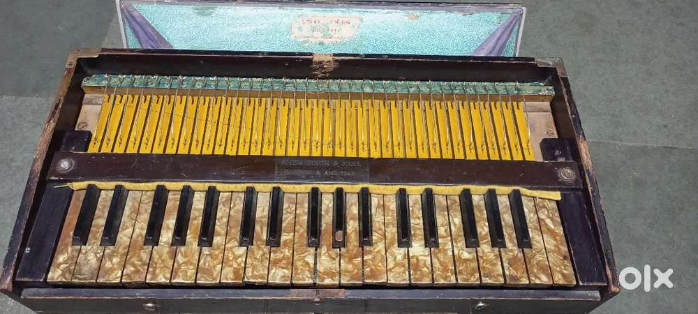 Harmonium good condition 2 harmonium par harmonium 6500 price