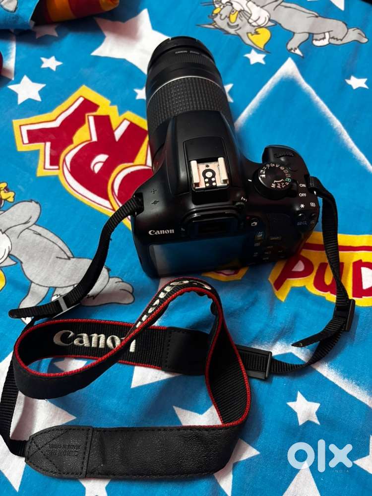 FLAT DEAL ON CANON 1300 D DSLR With Zoom Lense