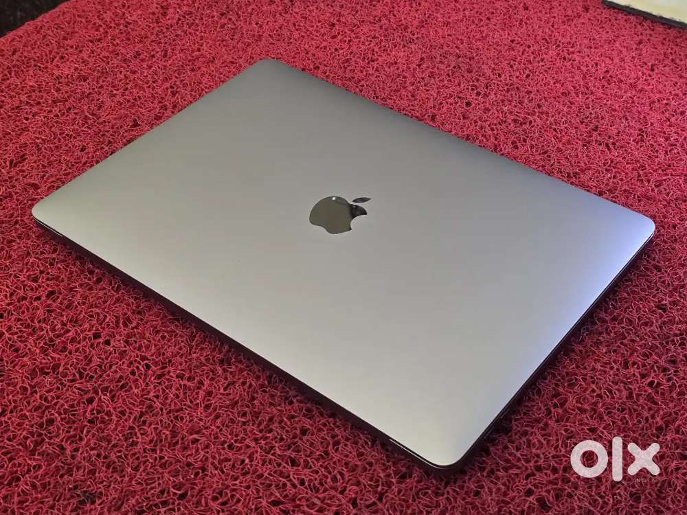 M2 Apple Macbook 8gb Ram 256gb SSD 13inch Retina Display Touchbar