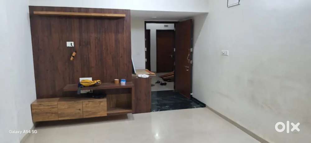 3 BHK semi furnished flat for rent