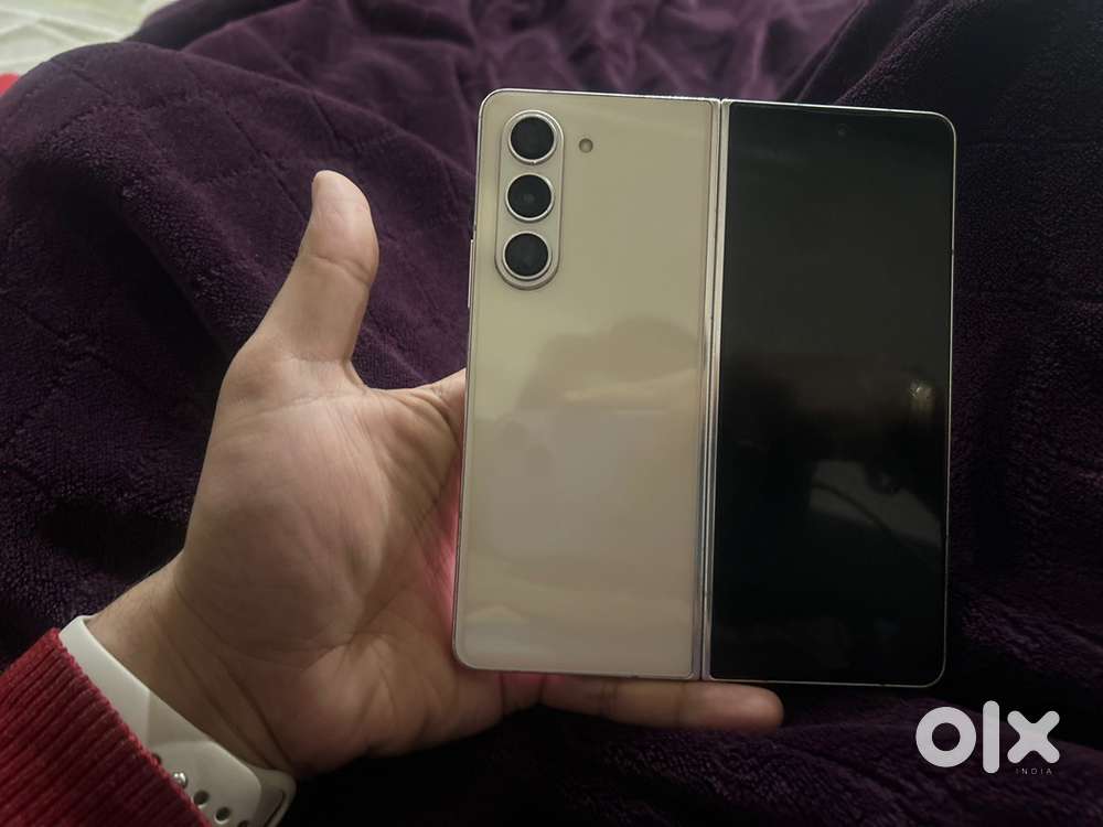 Fold 5 256 gb 12 gb rom both screen working with all accesories