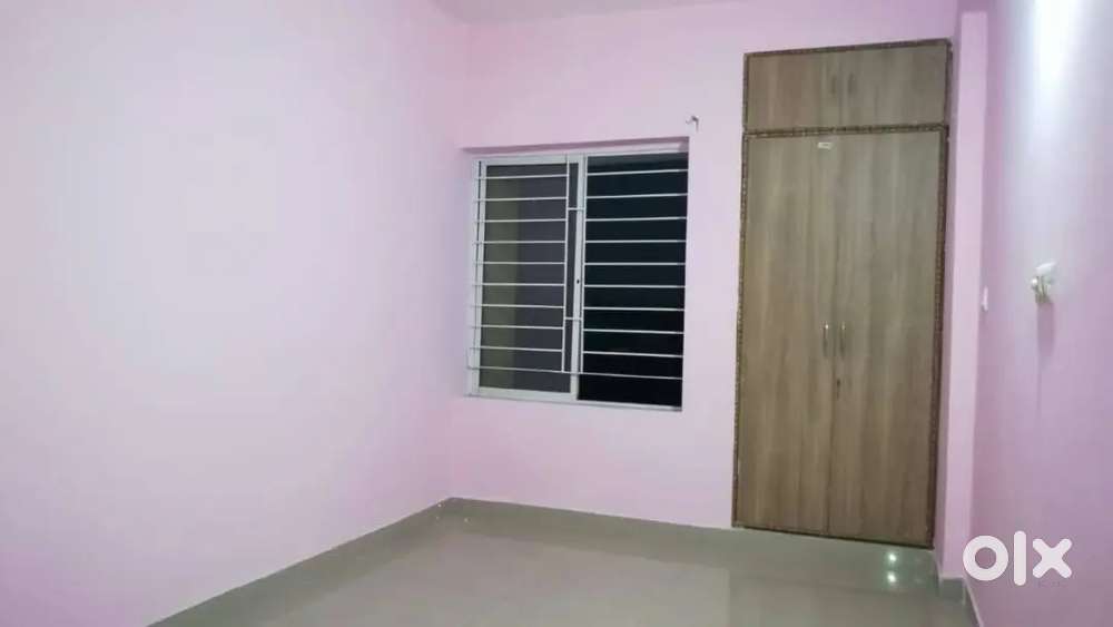 Road Side Without Owner 2Bhk Available
