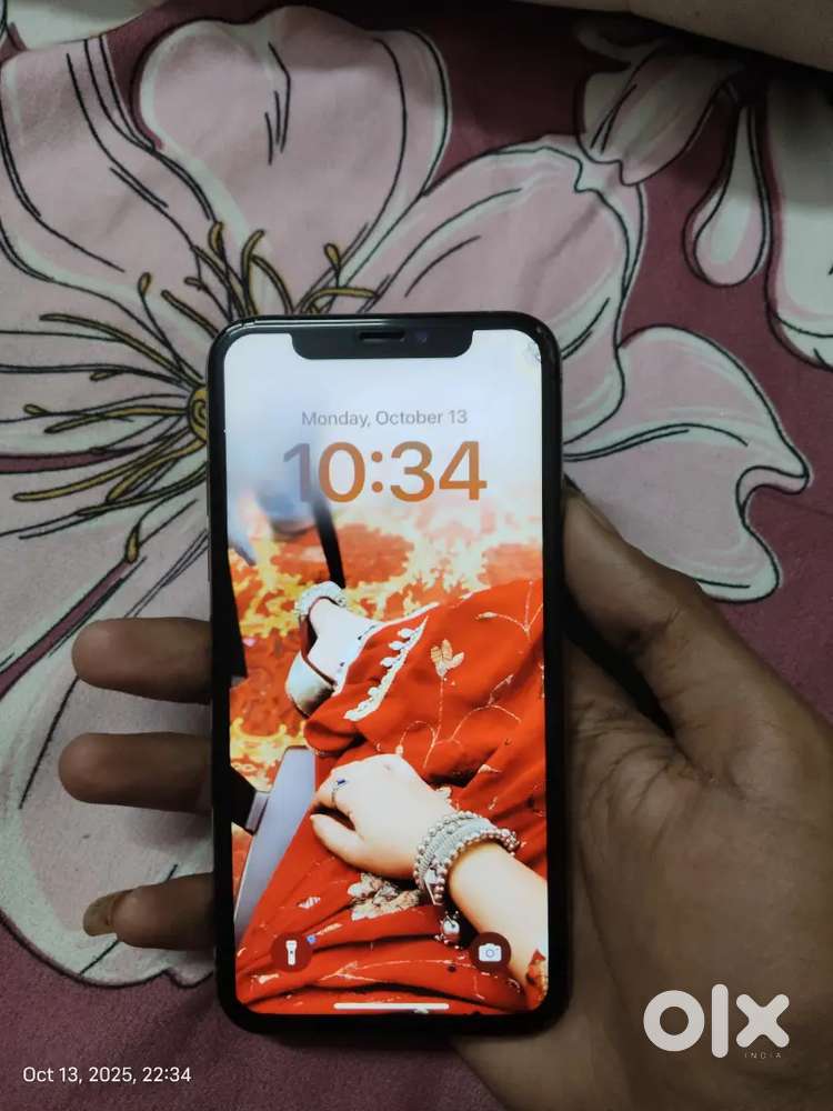 iPhone Xs all original Sealed Set with bill and original charger